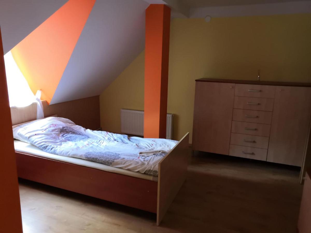 Zamek Ostrowski Villa Chojnik Exteriör bild