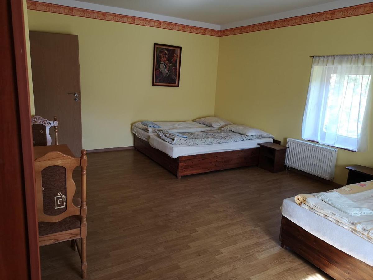 Zamek Ostrowski Villa Chojnik Exteriör bild